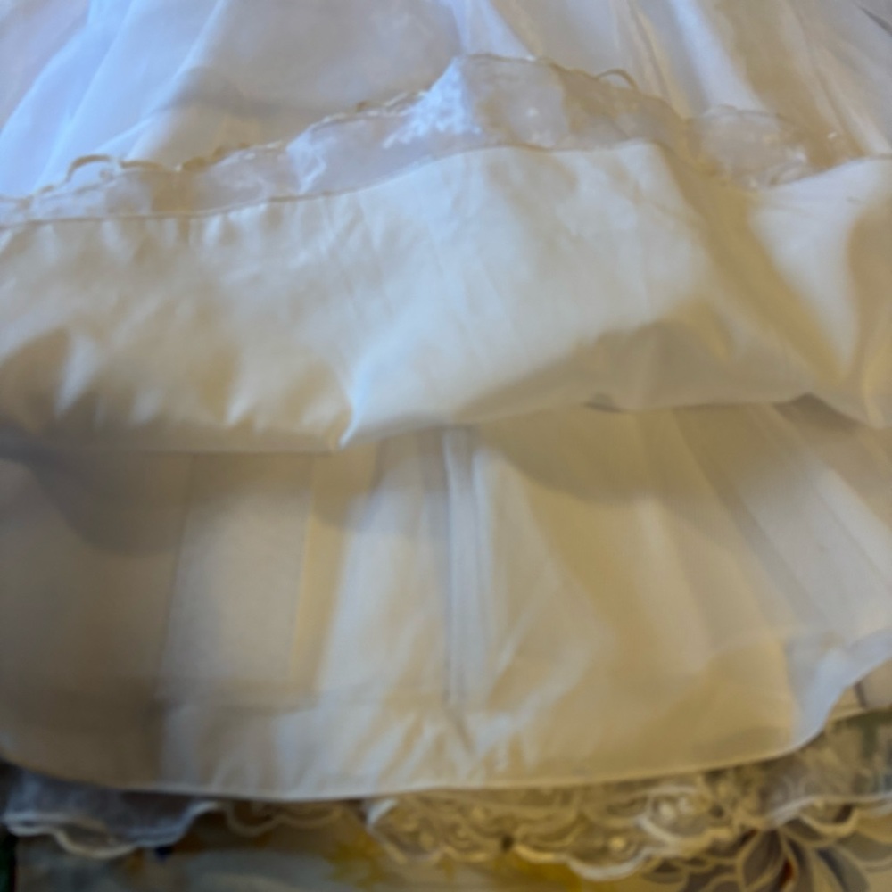 Davids Bridal Flower Girl Size 7 Lace shoulder straps White Dress Gown Fairy - Picture 9 of 11